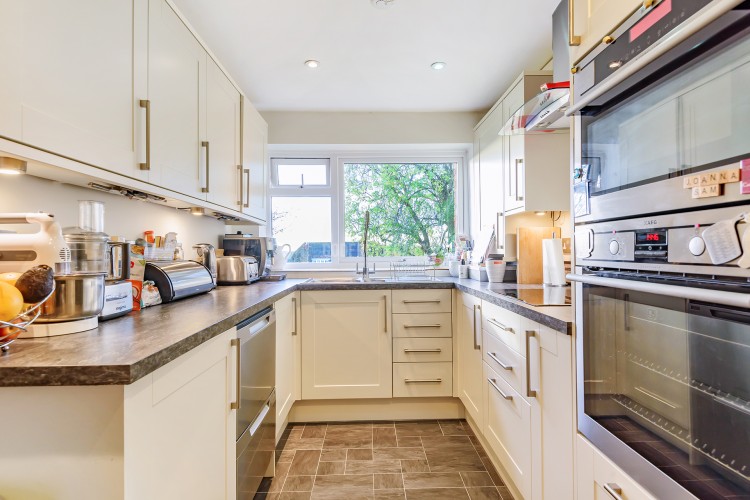 View Full Details for Cedar Drive, East Finchley / Hampstead Garden Suburb borders