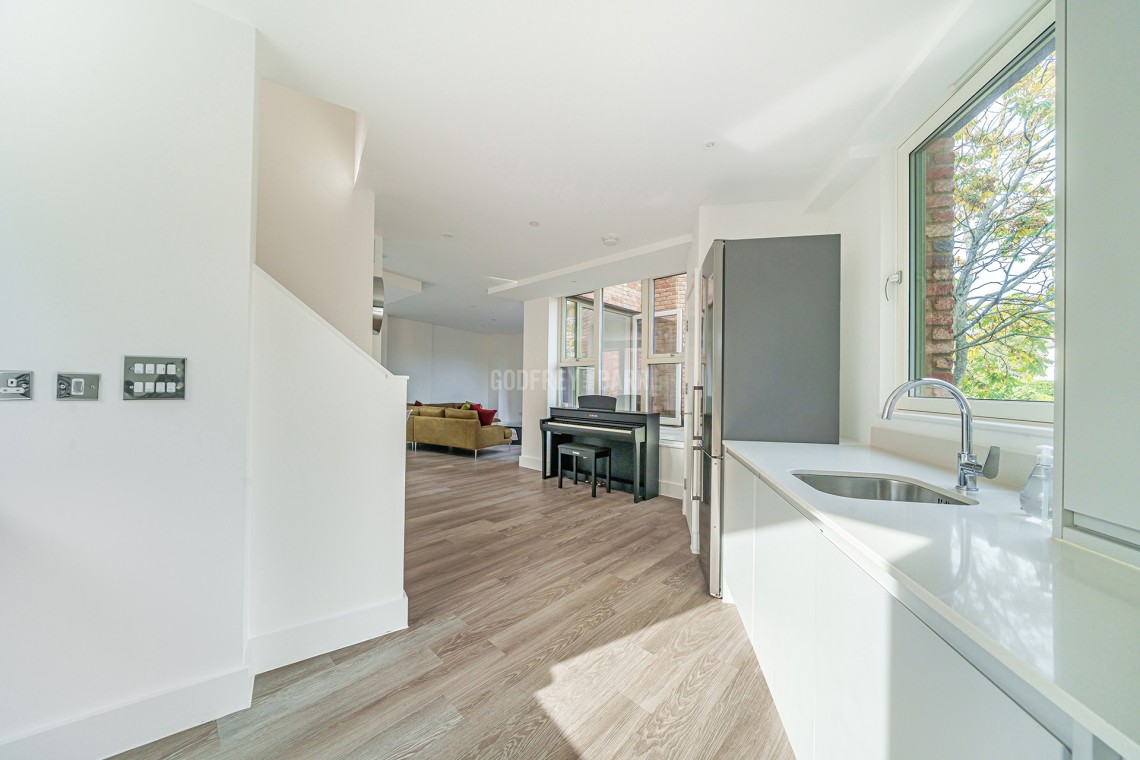 Images for Edgewood Mews, Finchley
