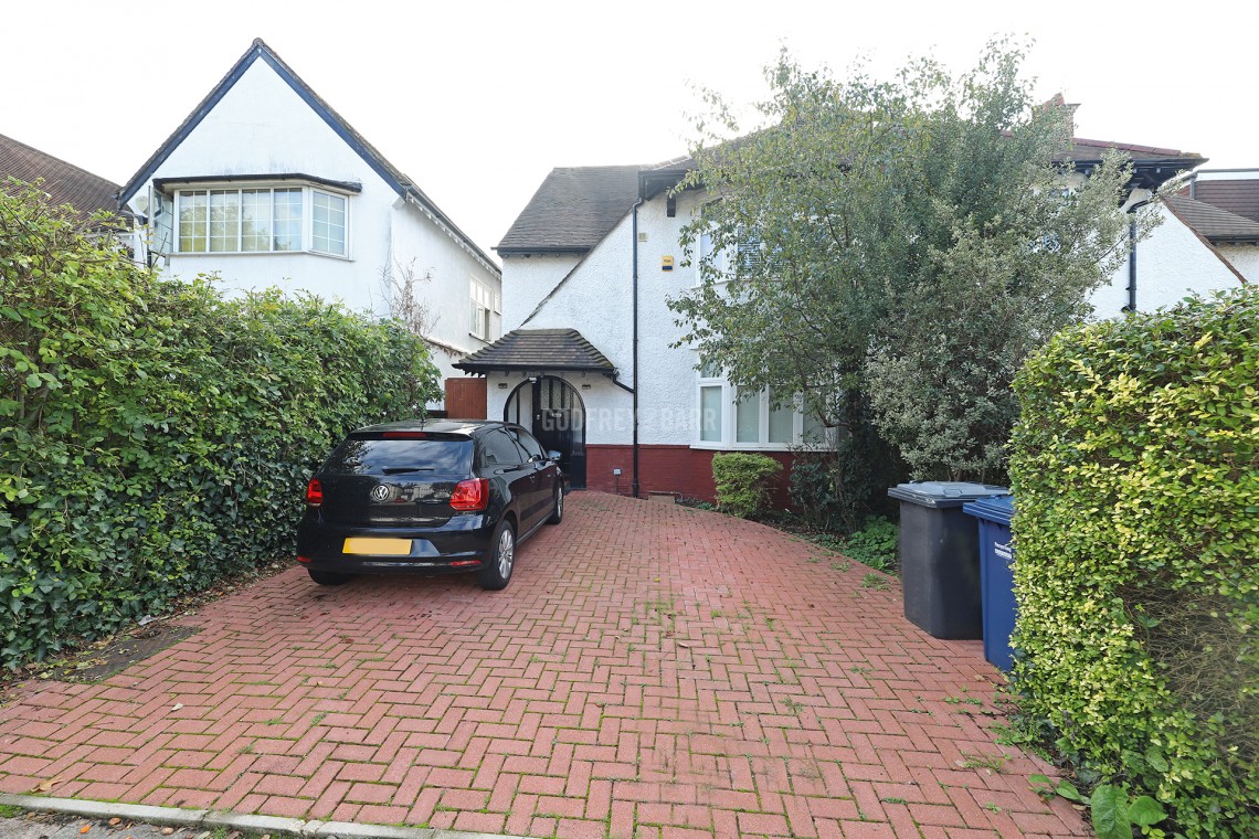 Images for Corringham Road, Hampstead Garden Suburb Borders / Golders Green