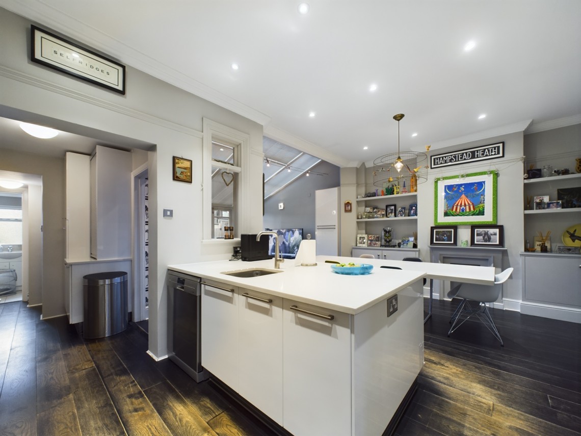 Queens Avenue, Finchley, 4 bedroom, SemiDetached