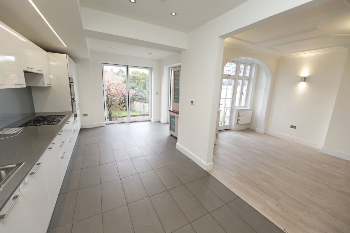 Images for Corringham Road, Hampstead Garden Suburb borders / Golders Green