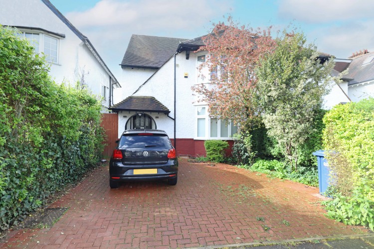 View Full Details for Corringham Road, Hampstead Garden Suburb borders / Golders Green