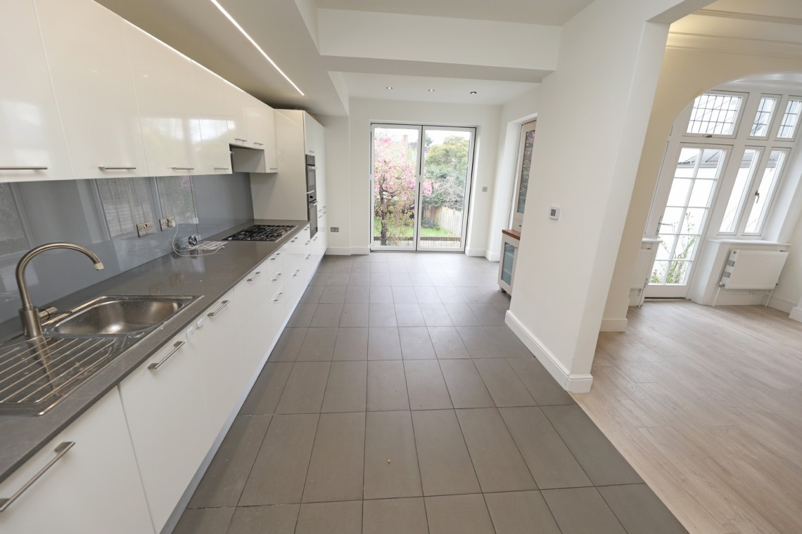 Images for Corringham Road, Hampstead Garden Suburb borders / Golders Green