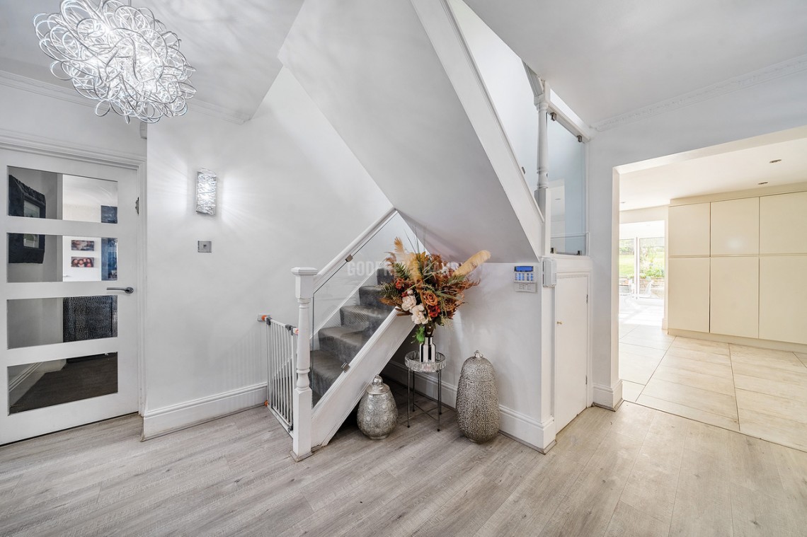 Images for Oakridge Avenue, Radlett