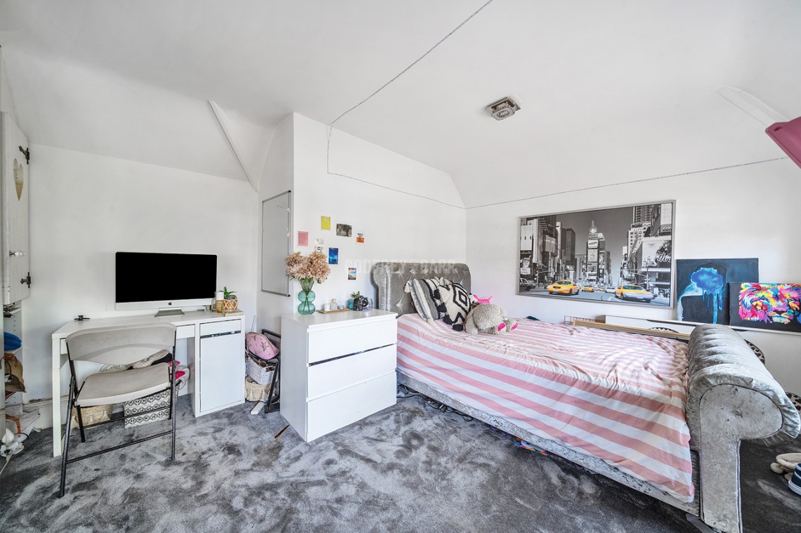 Images for Oakridge Avenue, Radlett