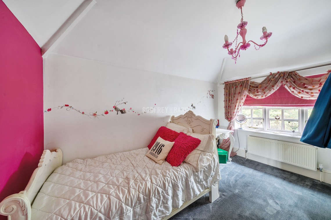 Images for Oakridge Avenue, Radlett