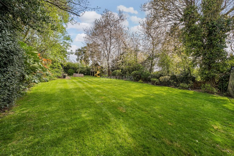 View Full Details for Oakridge Avenue, Radlett