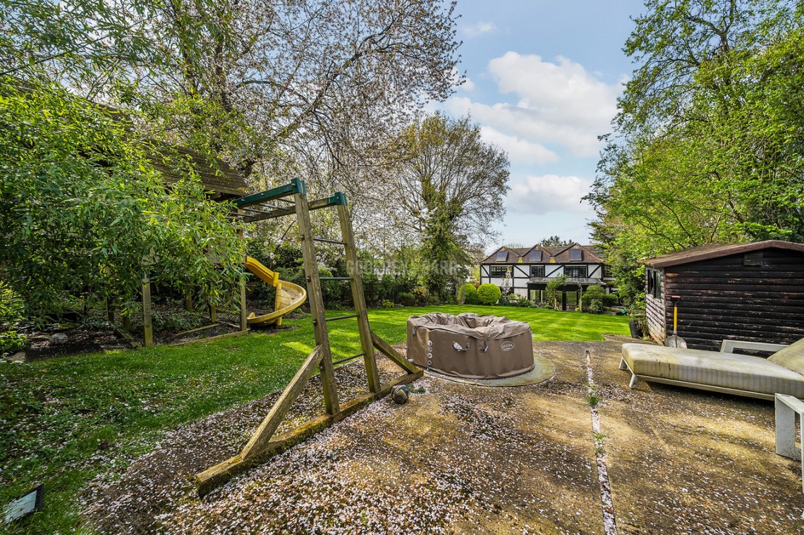 Images for Oakridge Avenue, Radlett