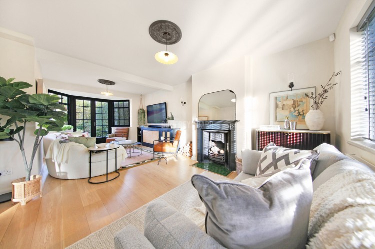 View Full Details for Denman Drive South, Hampstead Garden Suburb