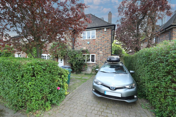 View Full Details for Brim Hill, Hampstead Garden Suburb