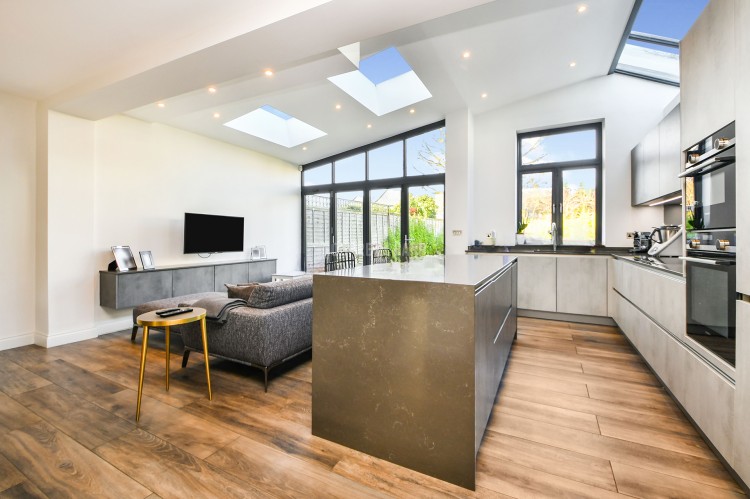 View Full Details for Abbots Gardens, East Finchley / Hampstead Garden Suburb borders