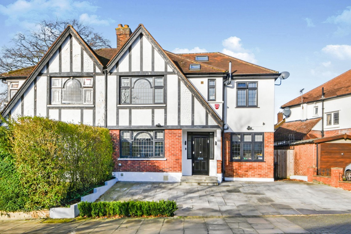 Images for Abbots Gardens, East Finchley / Hampstead Garden Suburb borders