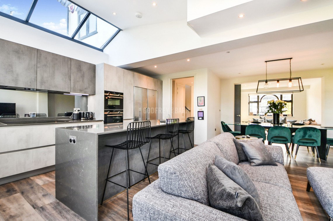 Images for Abbots Gardens, East Finchley / Hampstead Garden Suburb borders