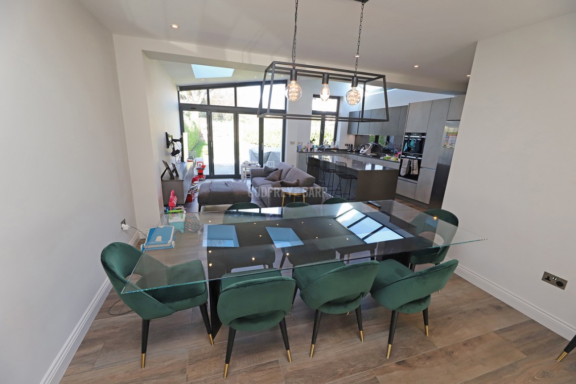 Images for Abbots Gardens, East Finchley / Hampstead Garden Suburb borders