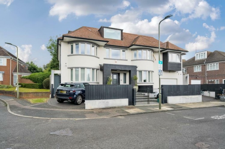 View Full Details for Fairholme Close, Finchley
