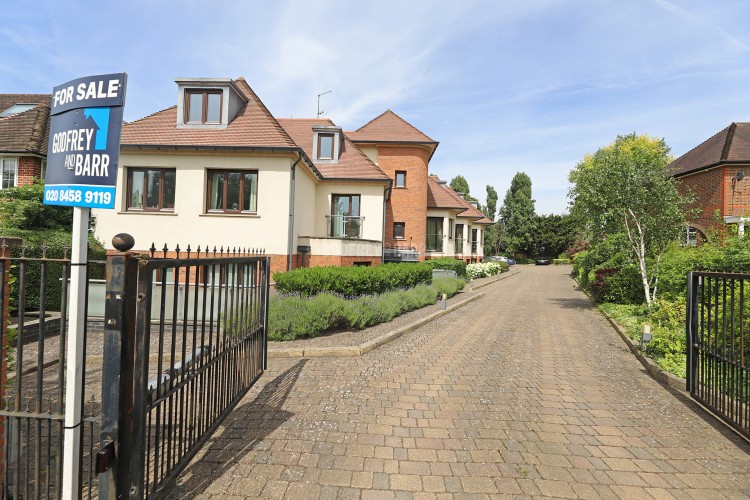 View Full Details for Aylmer Road, Hampstead Garden Suburb / East Finchley borders