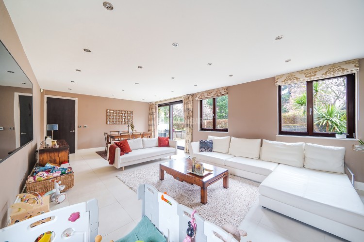 View Full Details for Aylmer Road, Hampstead Garden Suburb / East Finchley borders