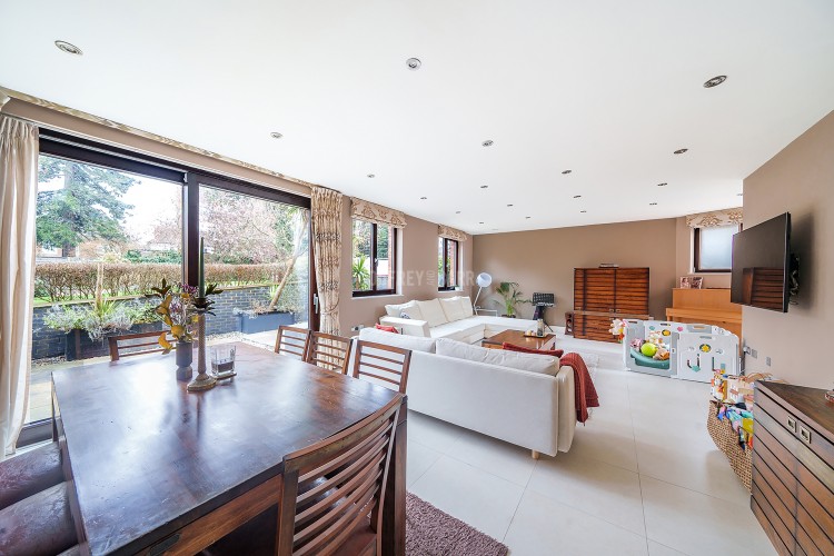 View Full Details for Aylmer Road, Hampstead Garden Suburb / East Finchley borders