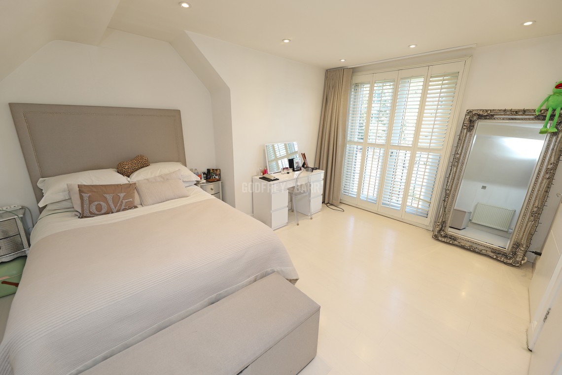 Images for Lawrence Gardens, Mill Hill