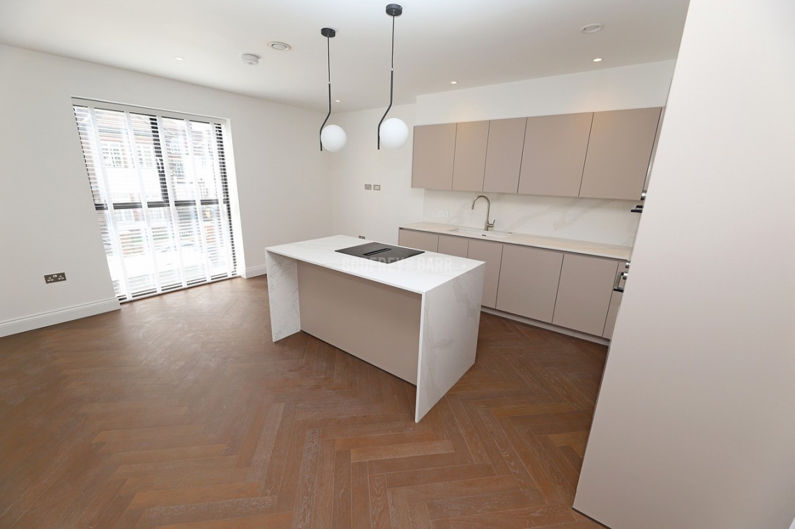 Images for Beechcroft Avenue, Golders Green