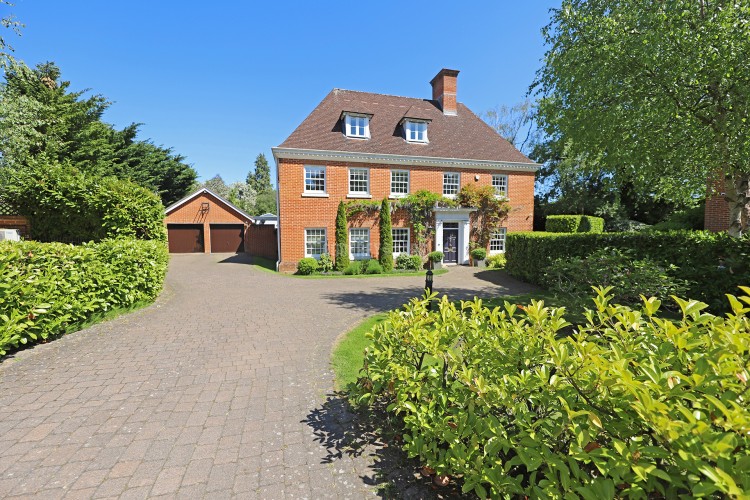 View Full Details for Winifred Close, Arkley
