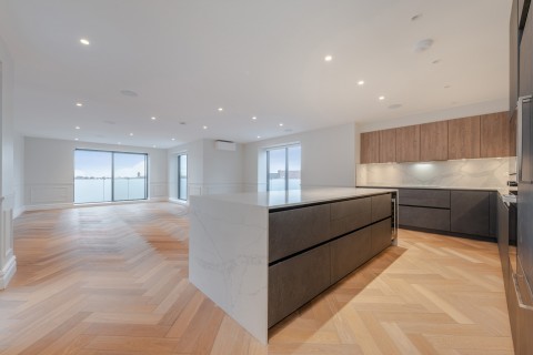 Temple Fortune Lane, Temple Fortune