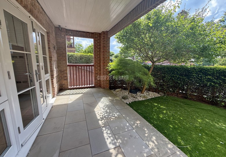 Mill Hill Place, Mill Hill