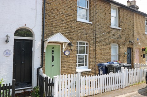 High Street, Mill Hill Village