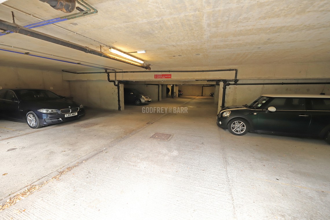 Images for Britten Close, Hampstead Garden Suburb borders/Golders Green