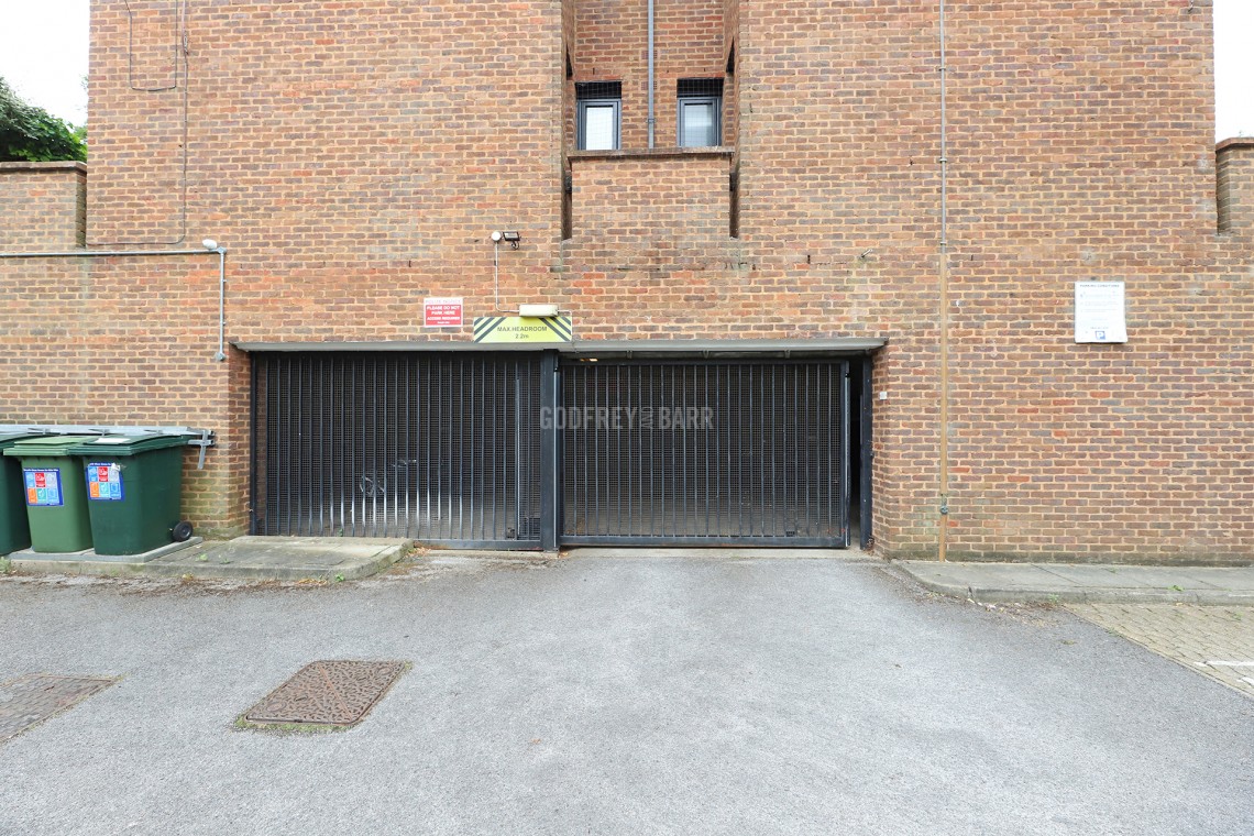 Images for Britten Close, Hampstead Garden Suburb borders/Golders Green