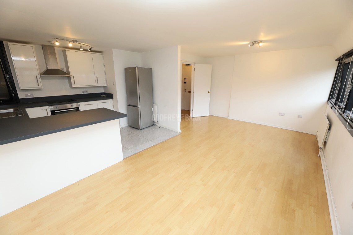 Images for Britten Close, Hampstead Garden Suburb borders/Golders Green