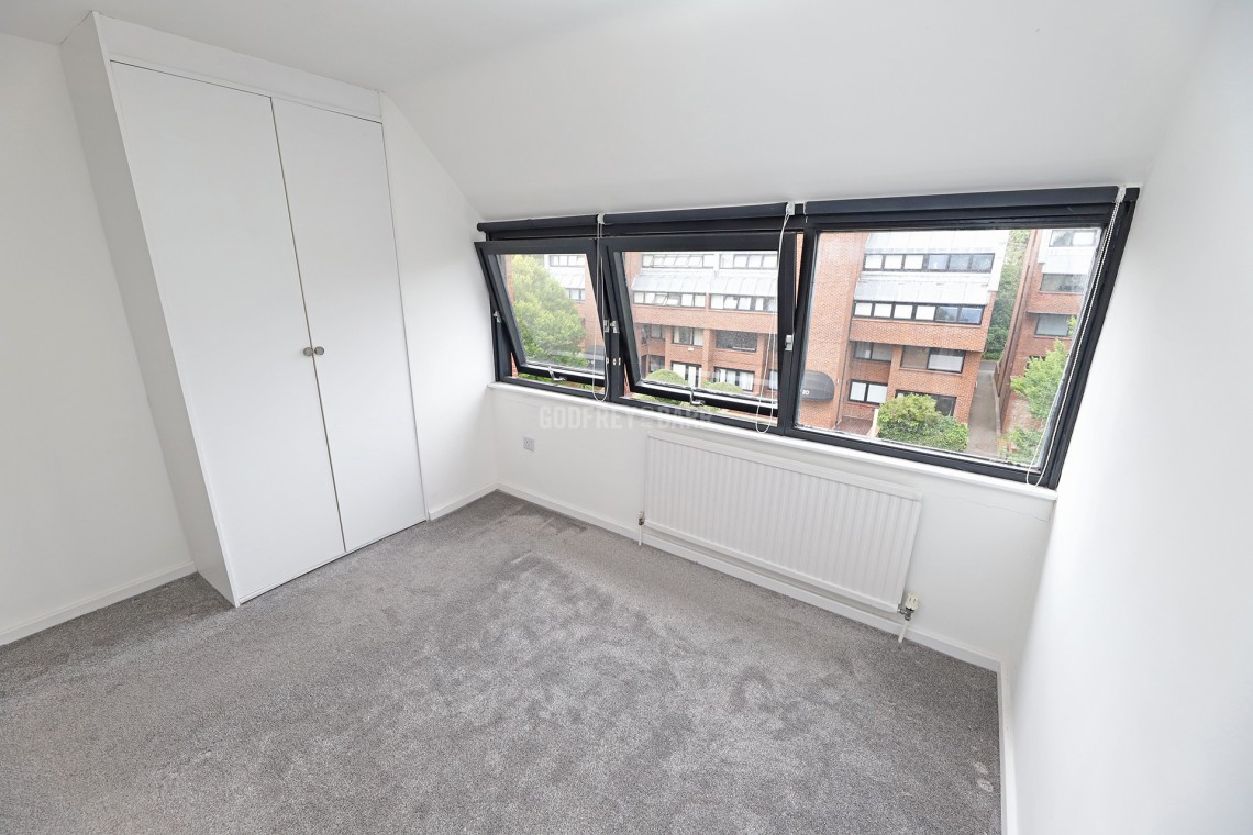 Images for Britten Close, Hampstead Garden Suburb borders/Golders Green