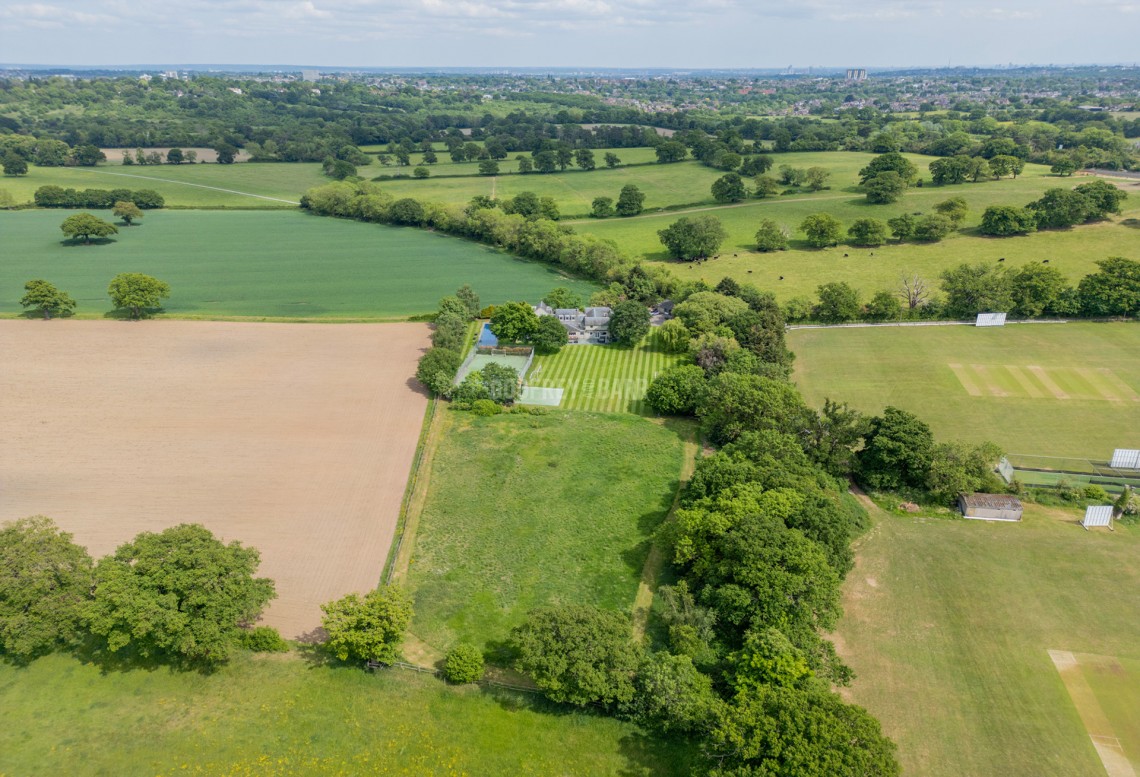 Images for Burtonhole Lane, Mill Hill Village