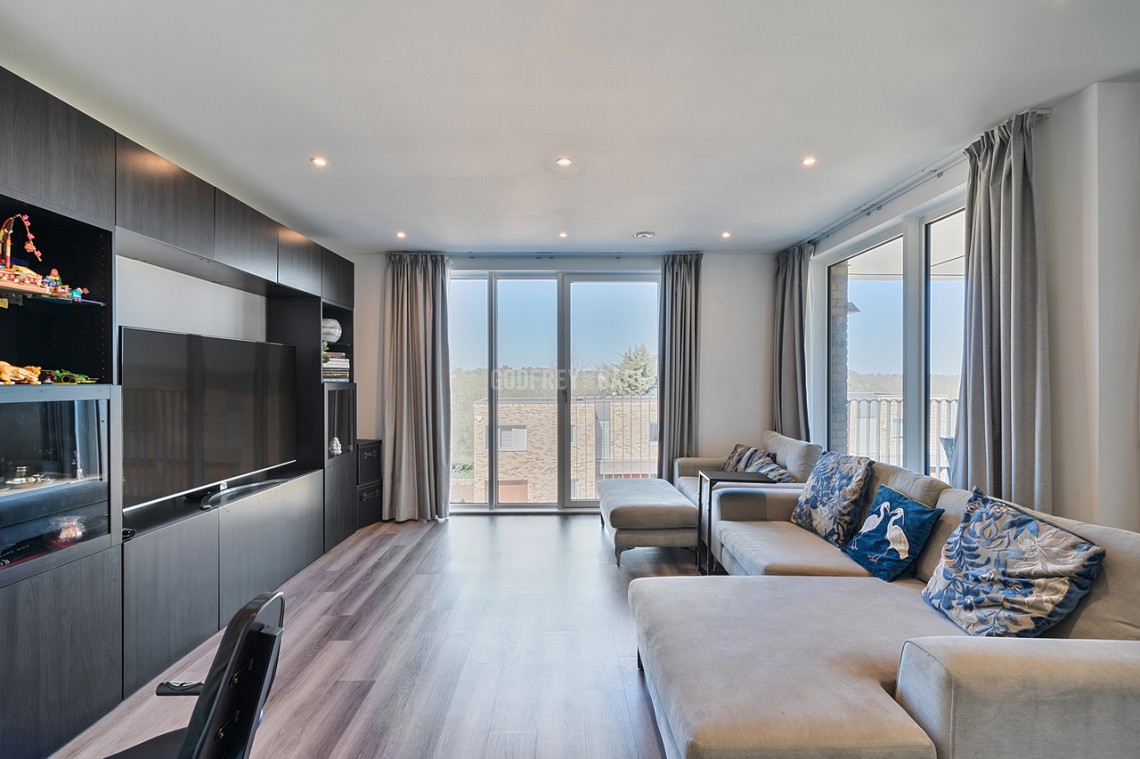 Images for Cornforth Lane, Mill Hill Village