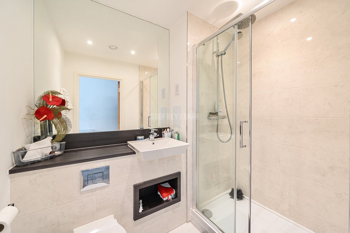 Images for Cornforth Lane, Mill Hill Village