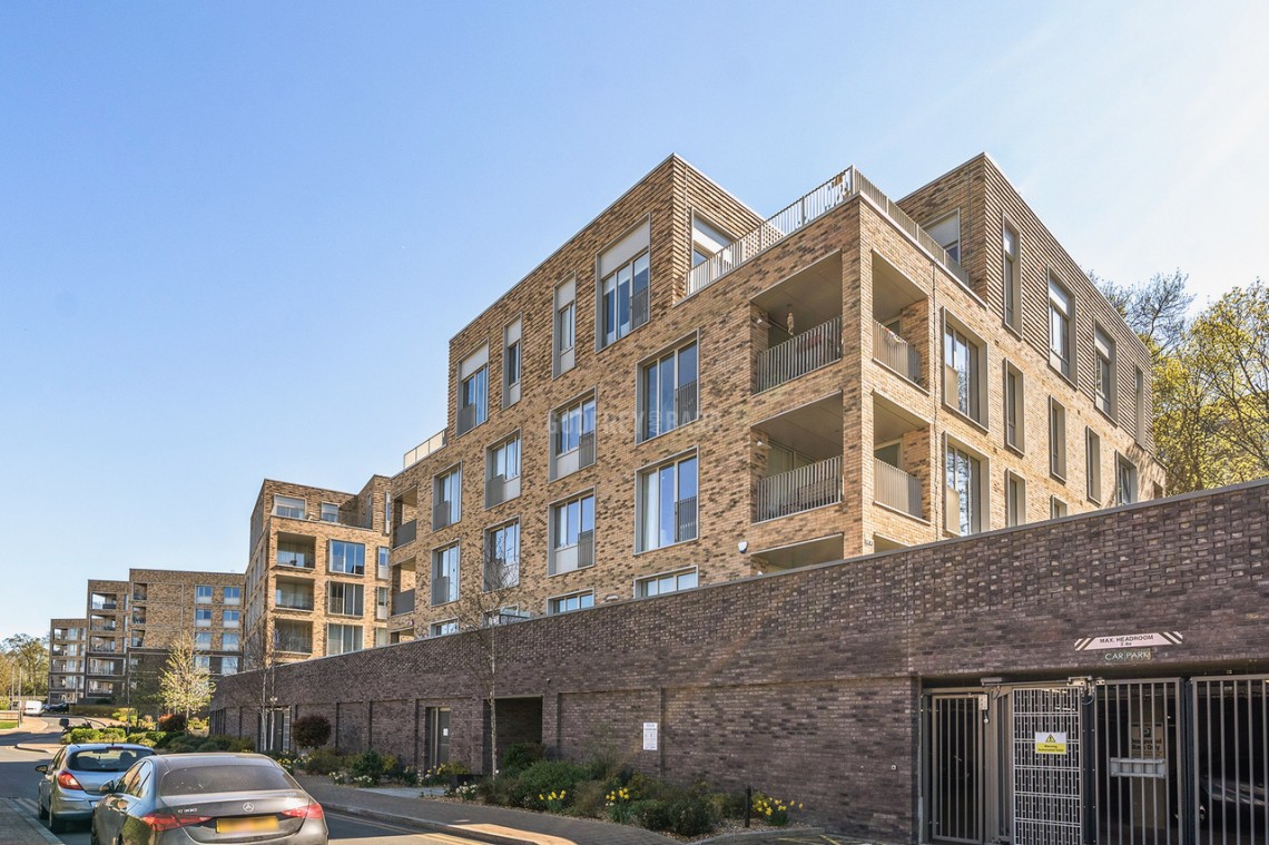 Images for Cornforth Lane, Mill Hill Village