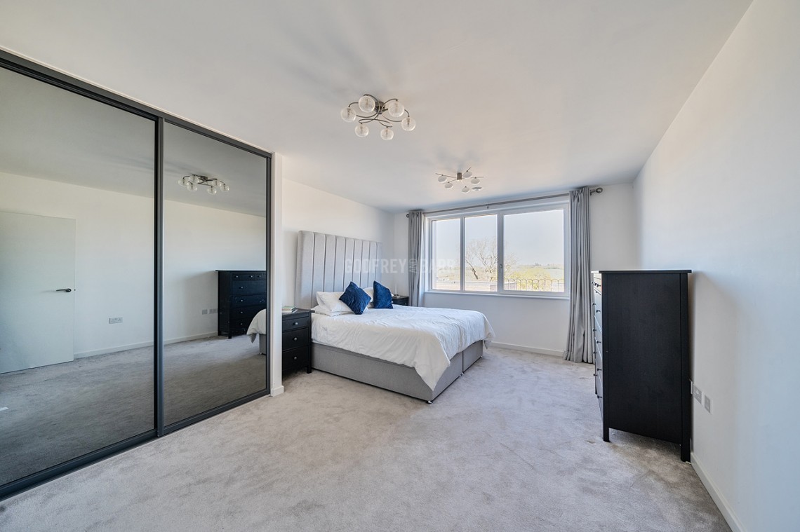 Images for Cornforth Lane, Mill Hill Village