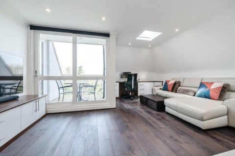 Kingsgate Avenue, Finchley