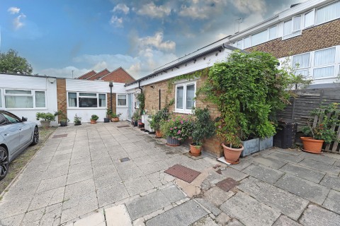 Stanhope Gardens, Mill Hill