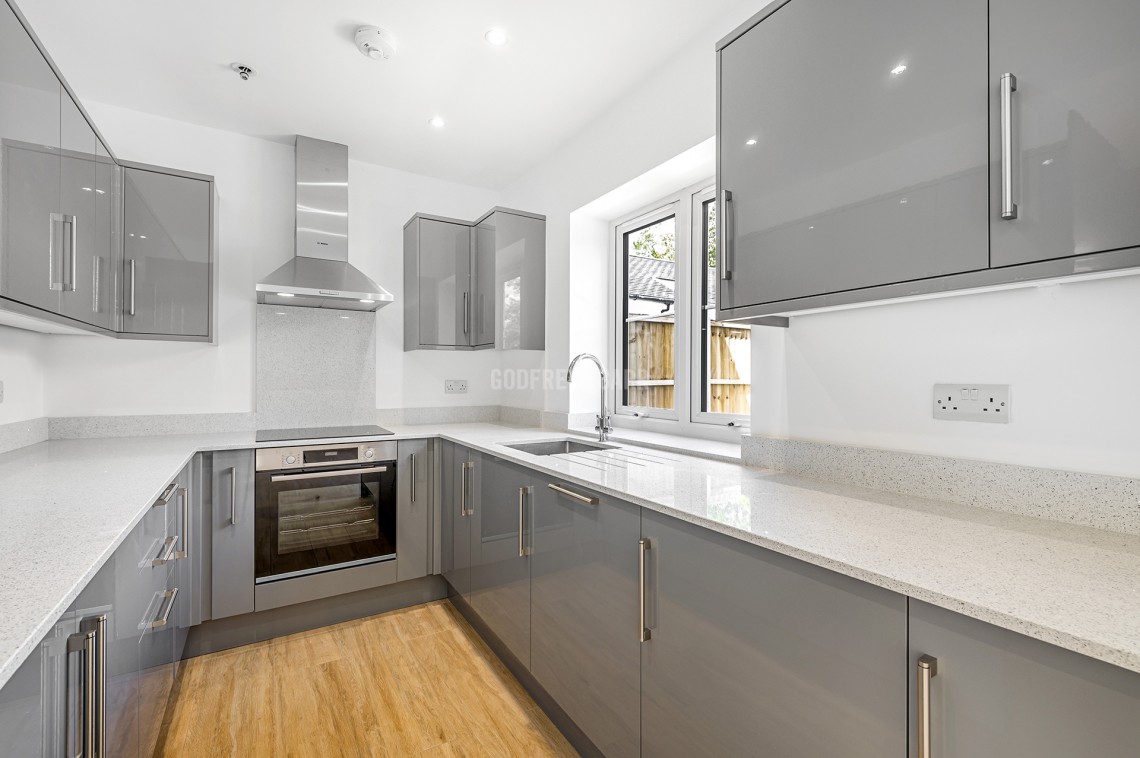 Images for St Vincents Lane, Mill Hill Village