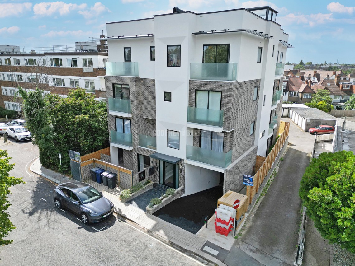 Images for Temple Fortune Lane, Hampstead Garden Suburb