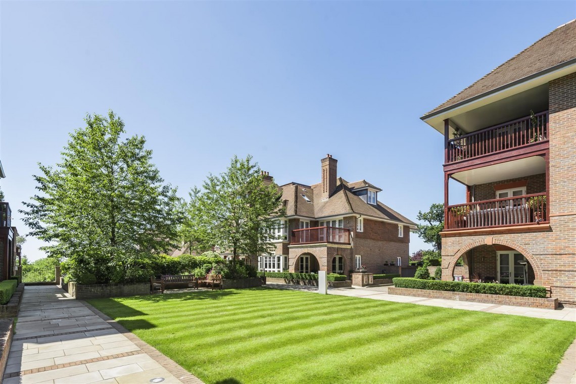 Images for Hammers Lane, Mill Hill