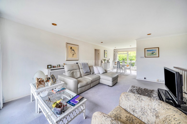 Heath View, East Finchley / Hampstead Garden Suburb borders