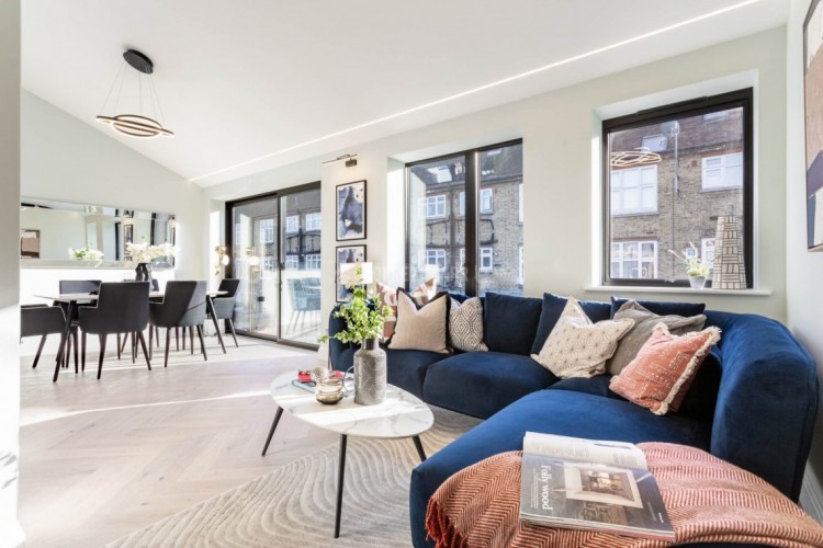 View Full Details for Aylmer Mews, East Finchley