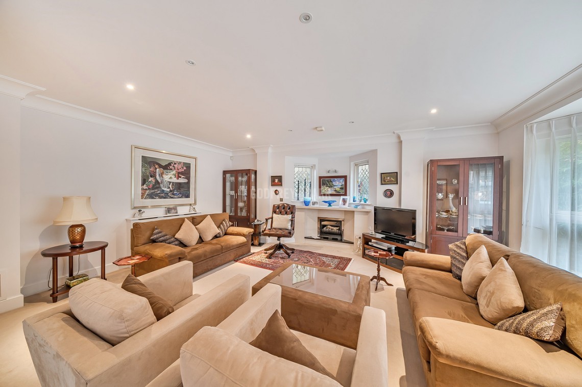 Images for Eleanor Crescent, Mill Hill Village