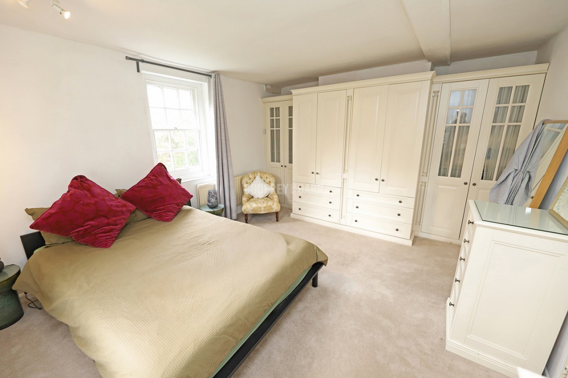 Images for Burtonhole Lane, Mill Hill Village