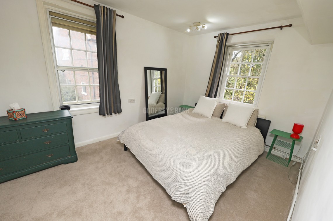 Images for Burtonhole Lane, Mill Hill Village