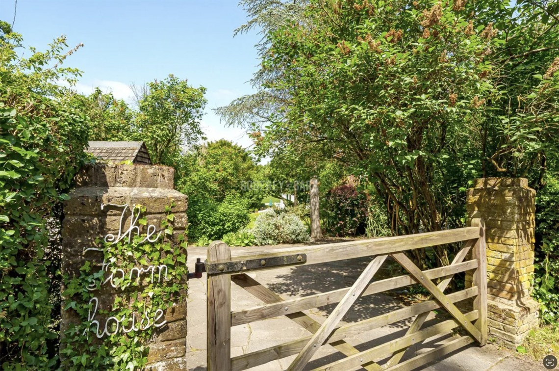 Images for Burtonhole Lane, Mill Hill Village