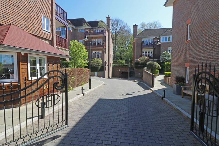 View Full Details for Hammers Lane, Mill Hill
