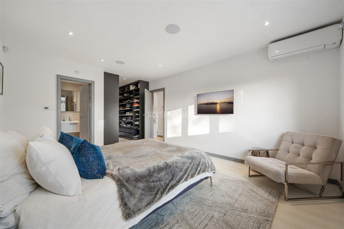 Images for Wickliffe Avenue, Finchley